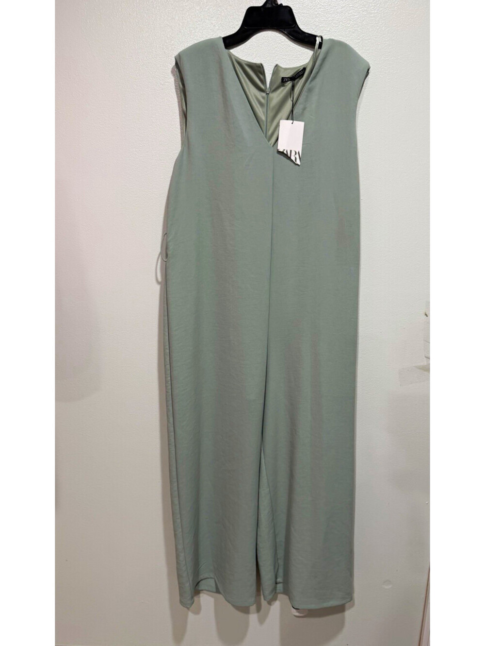 Zara women’s green solid sleeveless jumpsuit zip closure XL regular
